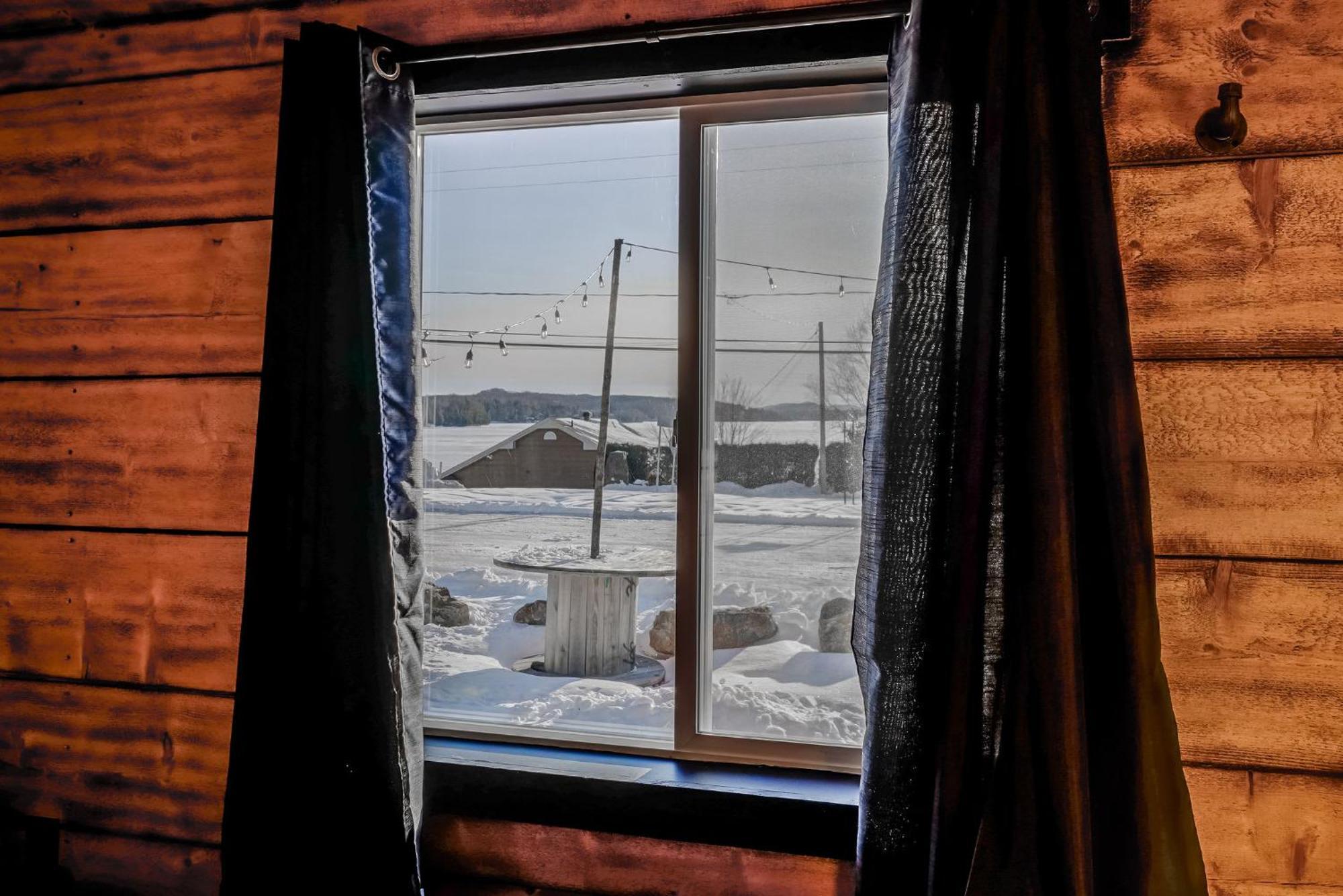 Your Cozy Cabin Retreat Saint-Remi-d'Amherst Екстериор снимка