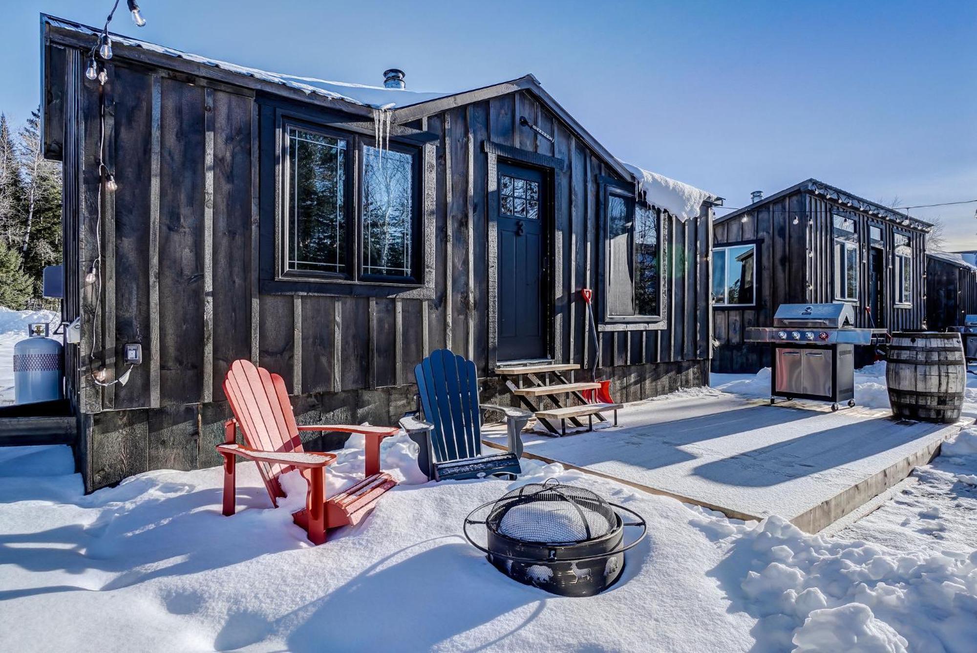 Your Cozy Cabin Retreat Saint-Remi-d'Amherst Екстериор снимка