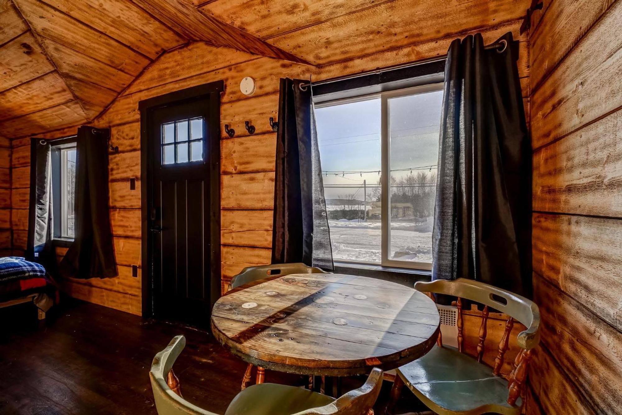 Your Cozy Cabin Retreat Saint-Remi-d'Amherst Екстериор снимка