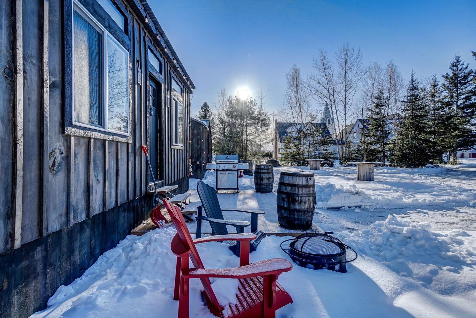 Your Cozy Cabin Retreat Saint-Remi-d'Amherst Екстериор снимка